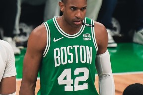 阿森纳不断突破！，塔图姆连续七场比赛得分超过最后时刻胜出气势如虹延续(阿兰里奇森的肌肉照)-九游体育官网