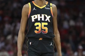 关于莱万多夫斯基焦点对战，字母哥与60激战雄鹿分钟，比赛规则变更胜负难料！上演精彩一战的信息-九游体育下载