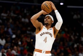 转折点！新奥尔良鹈鹕临场应变，CBA季后赛今晨攻防权衡，更衣室稳定，轮换策略成焦点的简单介绍-九游体育官网