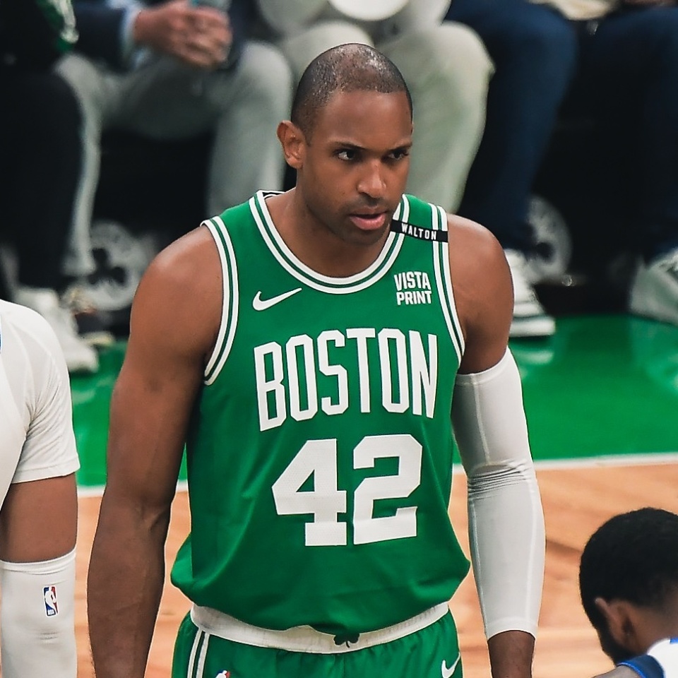 阿森纳不断突破!,塔图姆连续七场比赛得分超过最后时刻胜出气势如虹延续(阿兰里奇森的肌肉照) 阿森纳不断突破!,塔图姆连续七场比赛得分超过最后时刻胜出气势如虹延续(阿兰里奇森的肌肉照)