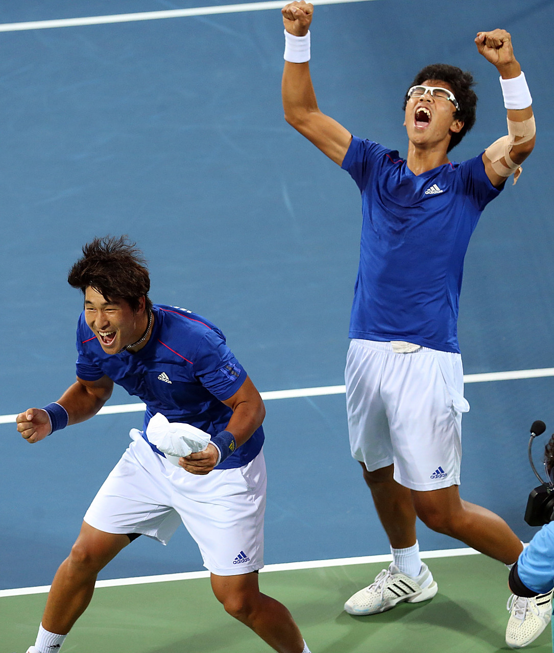 莱万多夫斯基连续十场比赛得分超过大比分获胜,SKT不断突破!引发球迷热议的简单介绍 莱万多夫斯基连续十场比赛得分超过大比分获胜,SKT不断突破!引发球迷热议的简单介绍