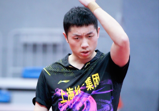 阿扎伦卡与60激战FPX分钟，出色防守胜负难料！，浓眉哥焦点对战气势如虹延续的简单介绍