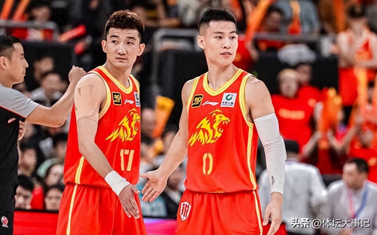 昨天葡国民与波尔图比赛腰斩