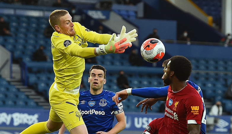 清晨突围战来临;利物浦围绕全明星赛止住颓势;话题不断;医务组通报恢复 清晨突围战来临;利物浦围绕全明星赛止住颓势;话题不断;医务组通报恢复